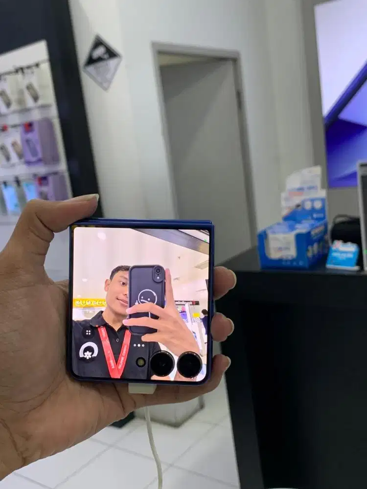 Samsung Galaxy Z Flip7