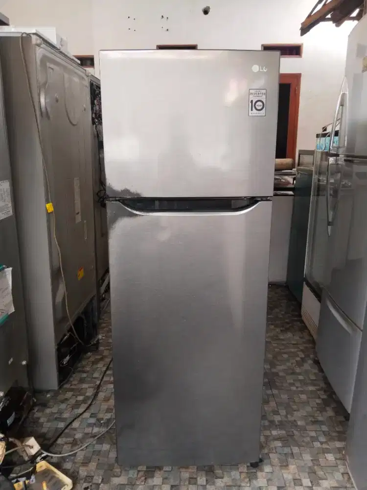 Kulkas 2 pintu LG inverter