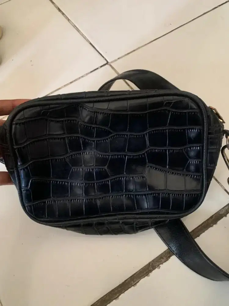 Jual tas bekas murah meriah untuk anak kos