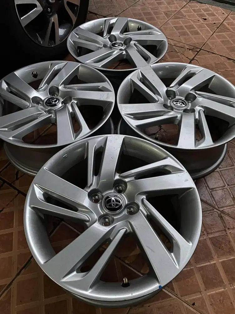Velg Rocky Raize R16 Gress 99% Yariis jazz Vios 4x100