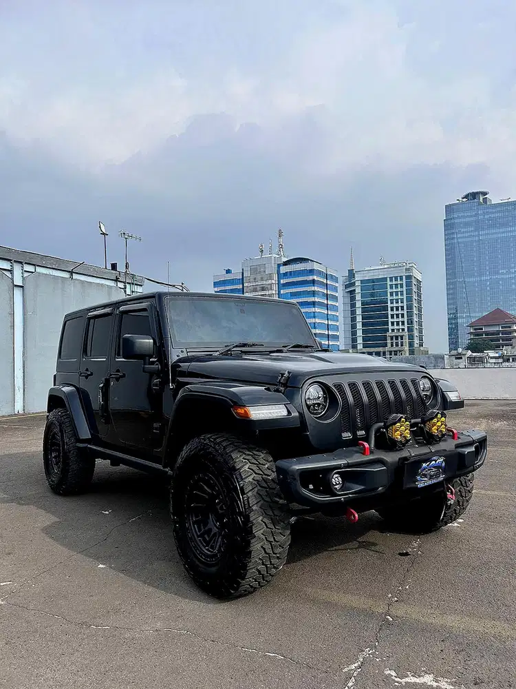 JEEP WRANGLER 3.0 SPORT 4 PINTU 2015