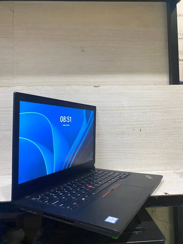 Laptop LENOVO Thinkpad T480 Core i5 gen8-RAM 8GB-SSD 256GB-14inch