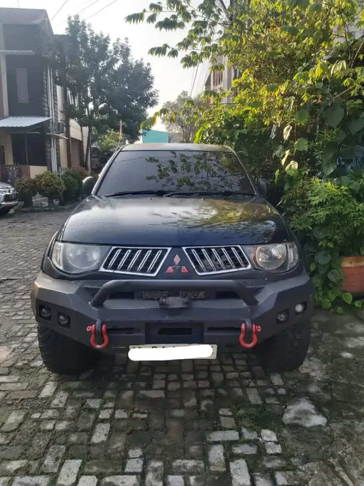 Automatic Diesel 4x4 Exceed Th. 2008 DC Mitsubishi Triton