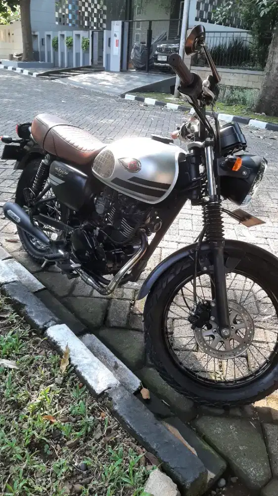 Kawasaki W175 SE 2019 Low KM