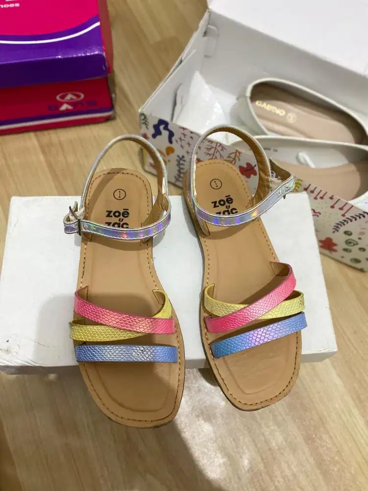 Sendal anak zoe & zac