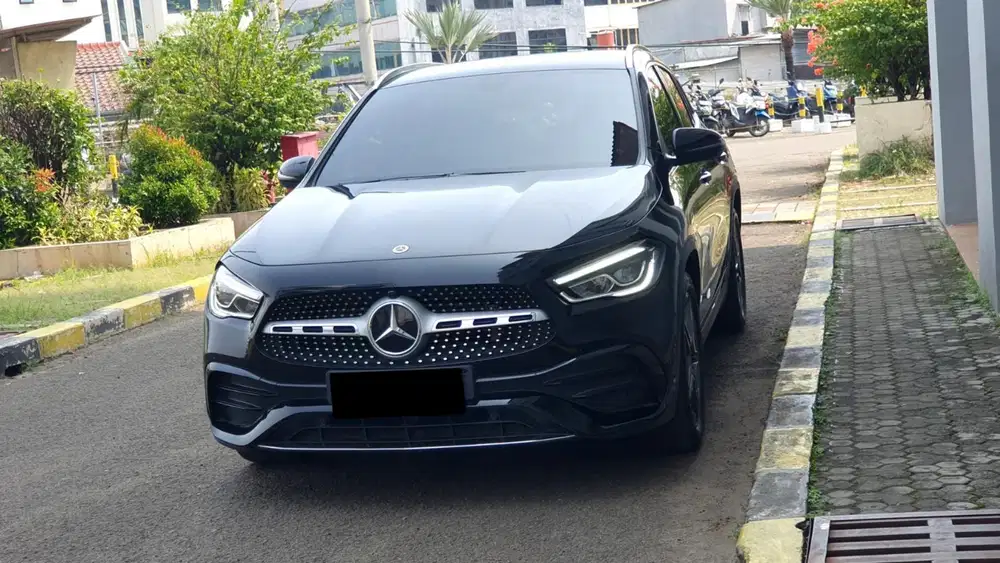 Km 22rb mercedes benz mercy gla200 amg line 2023 hitam