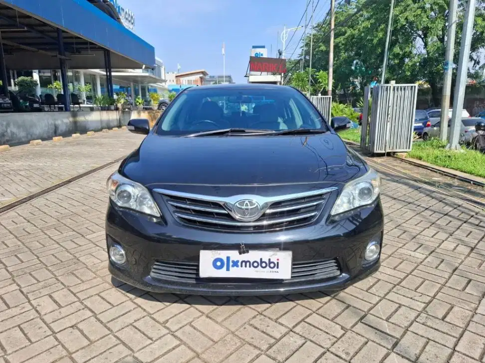 DP 1 JUTA Toyota Corolla Altis 1.8 Bensin-AT 2011 Hitam CZEPB
