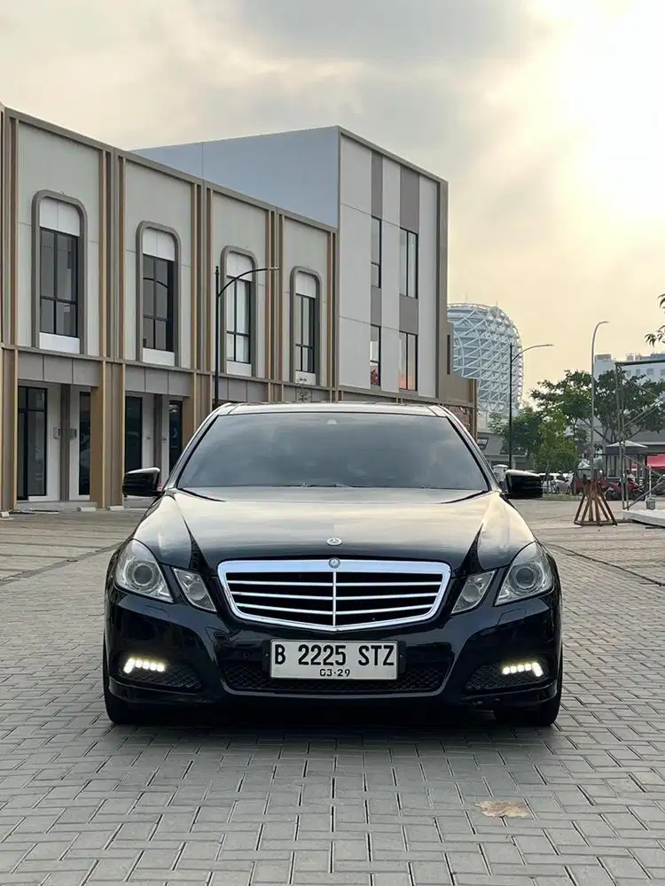 Nego sampai Deal Mercy E300 Avantgarde AMG AT 2010 Hitam Metalik