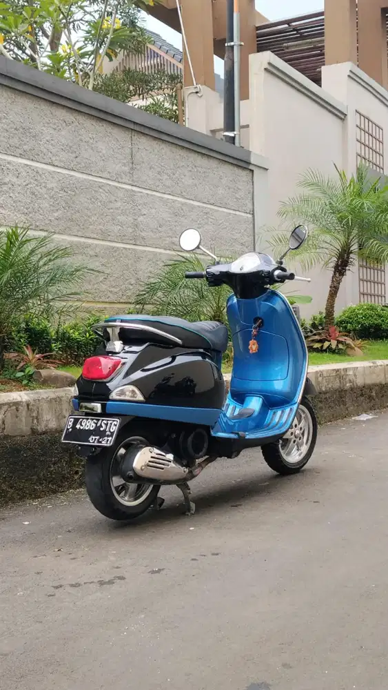 JUAL CEPAT PIAGGIO VESPA LX 150CC 2011 INJECTION