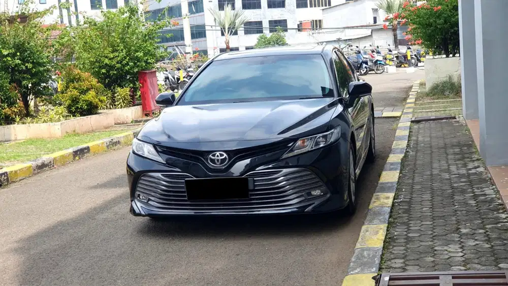 Toyota camry 2.5 v matic 2020 hitam pajak panjang