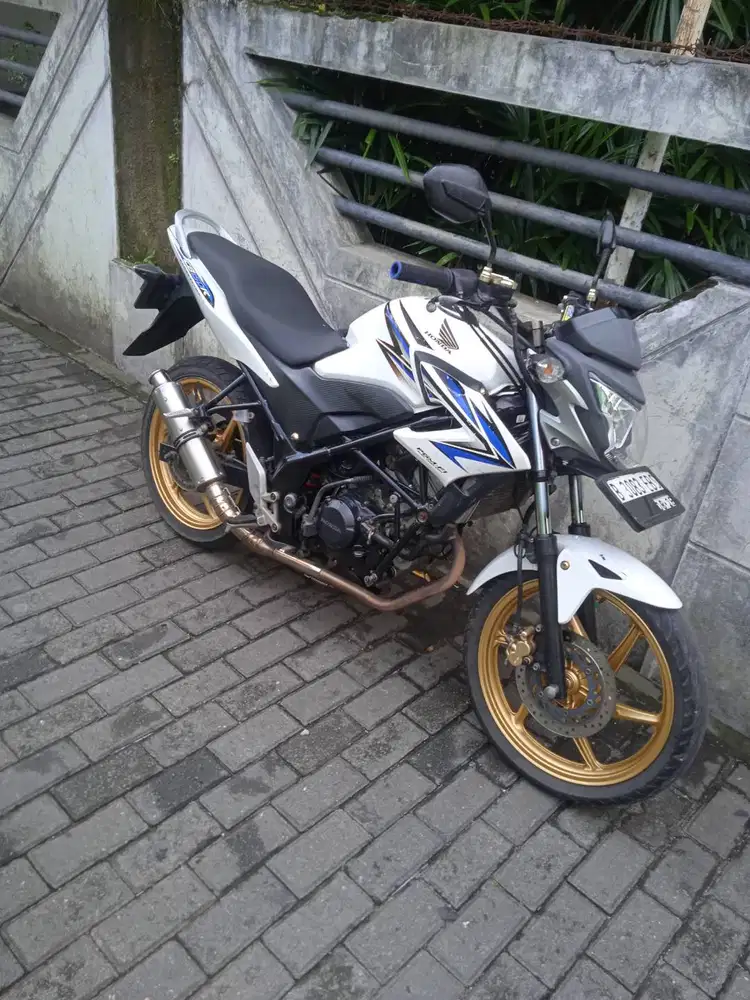 HONDA CB 150r 2013