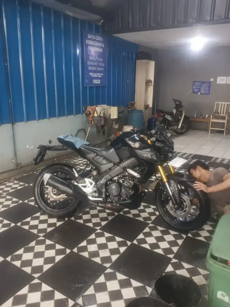 YAMAHA MT 15  second