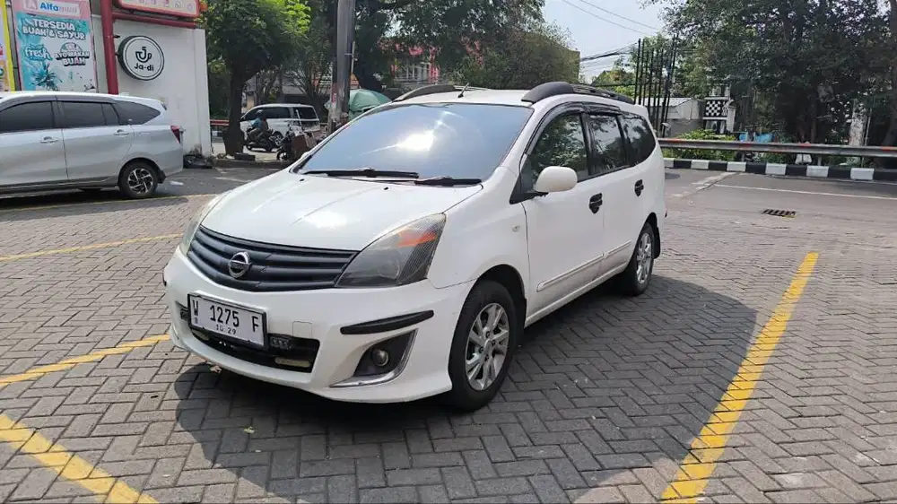 GRAND LIVINA XV 2013 M/T