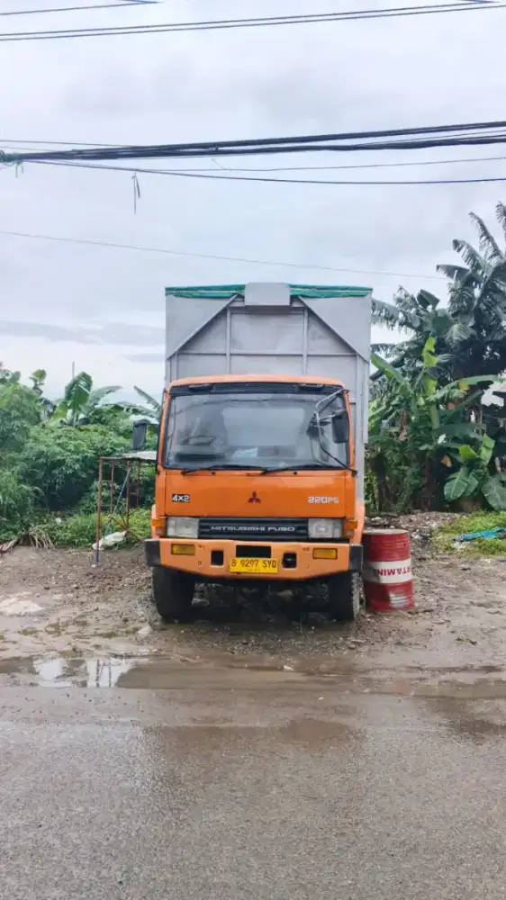 Dijual cepat mobil wingbox tahun 2019