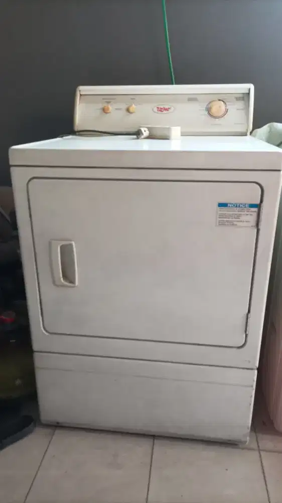 Mesin pengering baju pakaian dryer gas merek Unimac Speed Queen