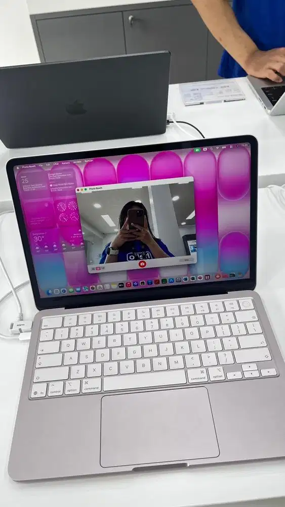MacBook Neo 512 Blush Garansi Resmi
