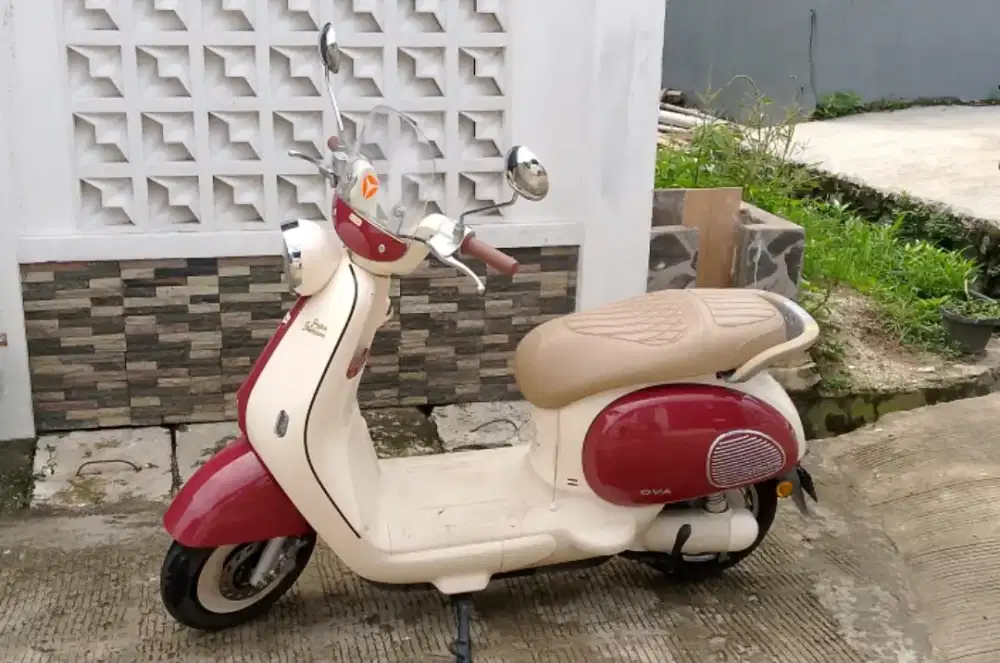 Dijual cepat Semi sepeda Motor Yadea type Ova