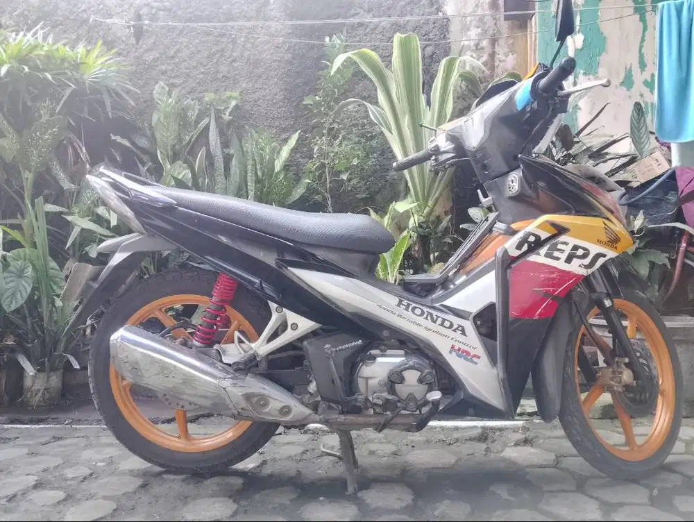 Honda Blade Repsol 110cc Thn 2012