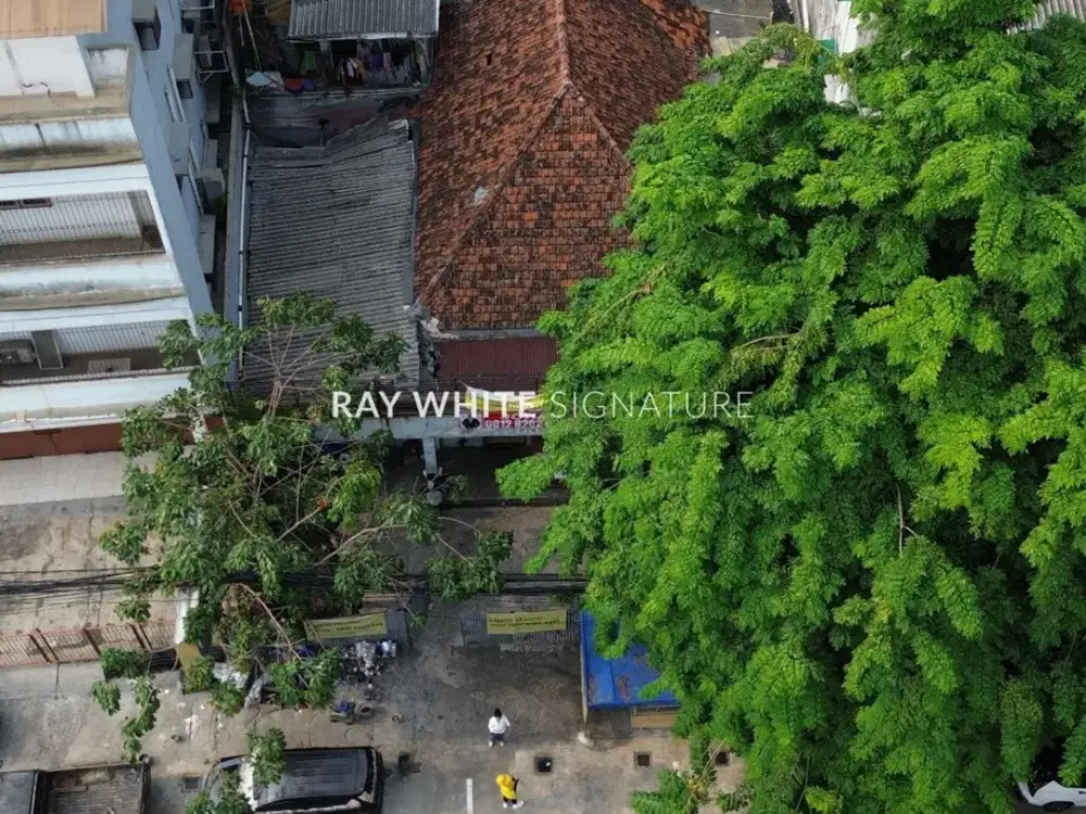 Rumah Tua Cocok untuk Tempat Usaha di Batu Ceper Gambir