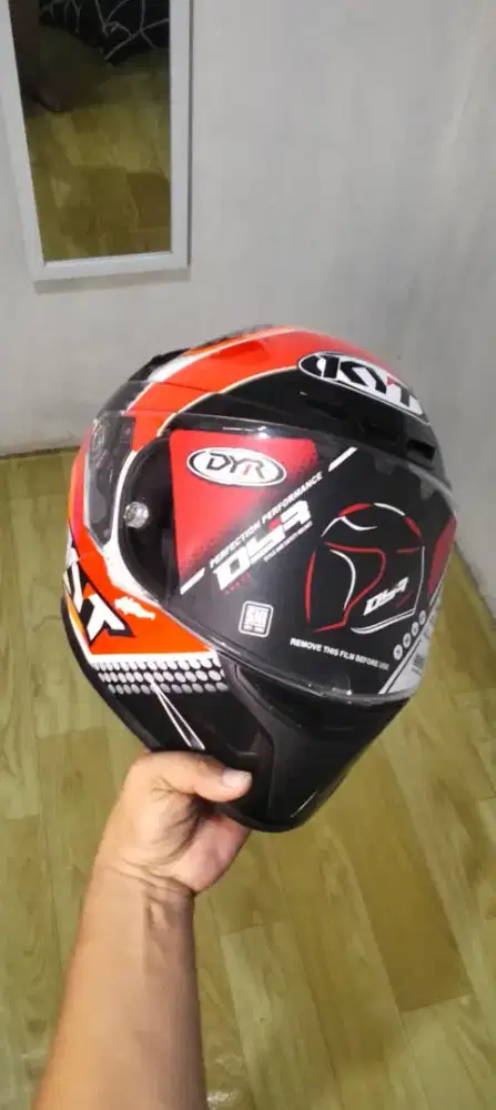 Di jual helm KYT TTC