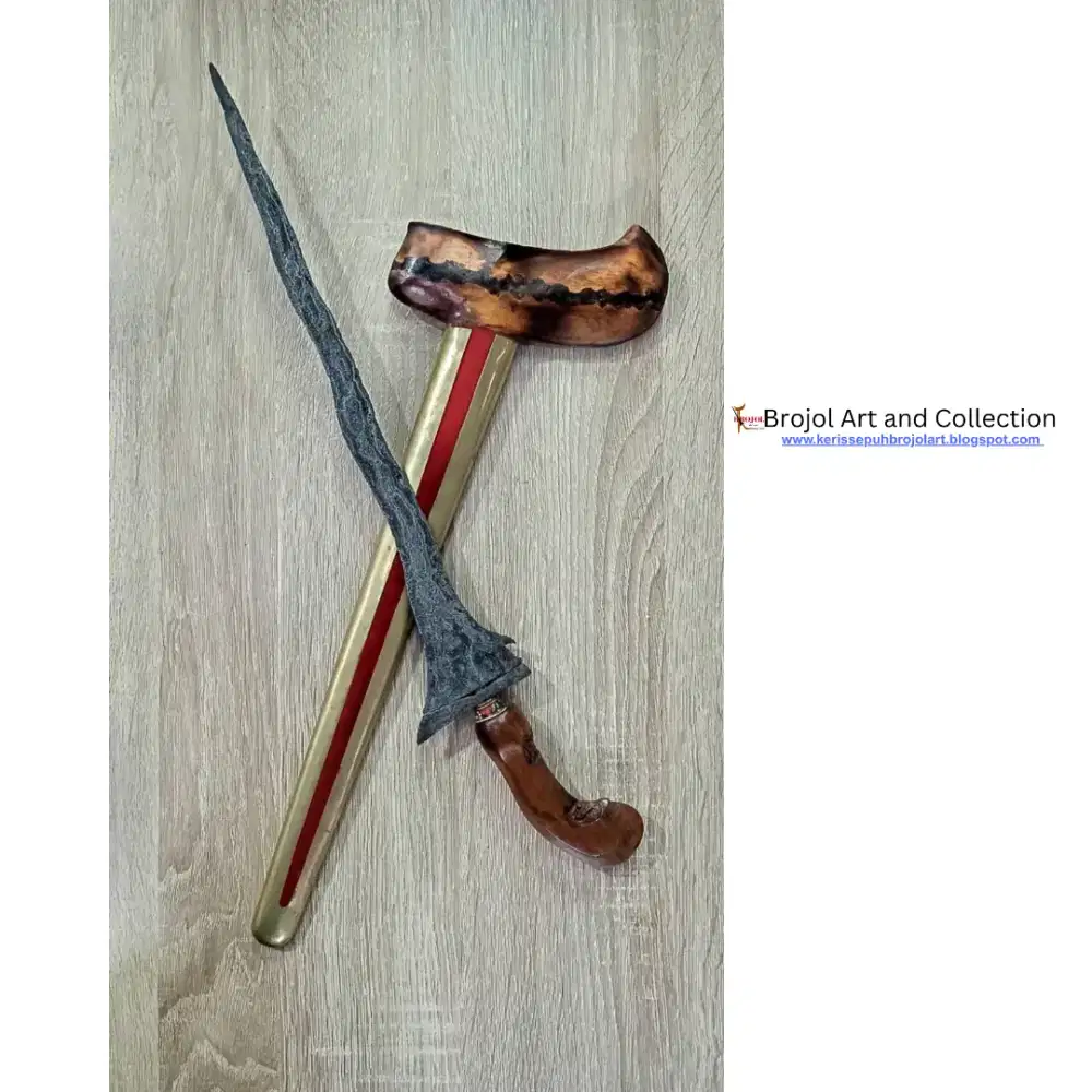 Keris sepuh Carubuk pamor Wengkon isen warangka kayu kendit Cirebonan