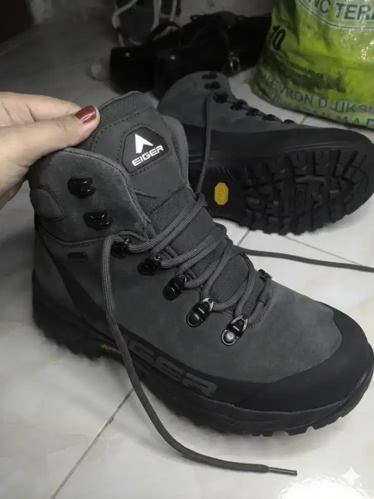 Sepatu Gunung Eiger Mamba Mid Original
