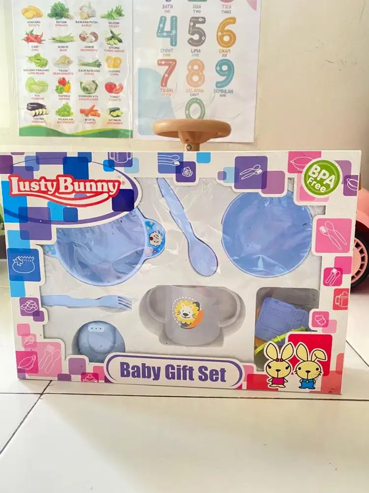 Set alat makan bayi