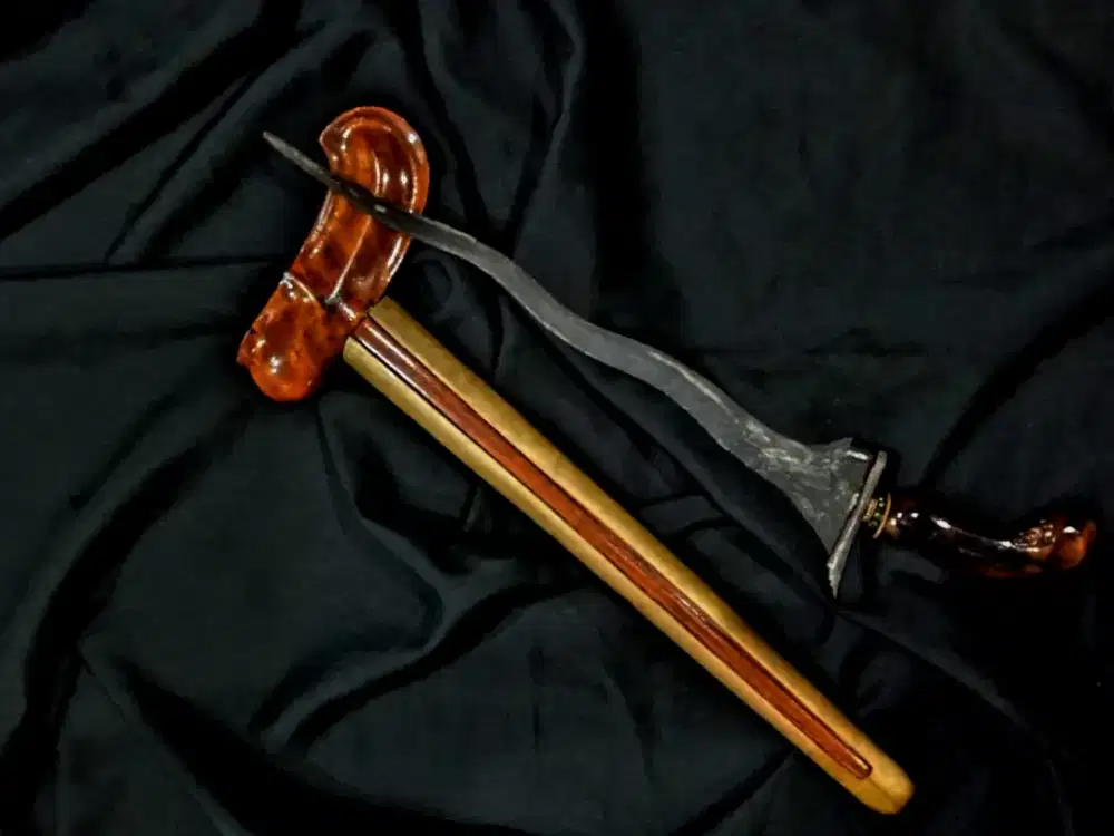 Keris sepuh Pandawa Lare pamor Ceprit Tangguh Majapahit sepuh
