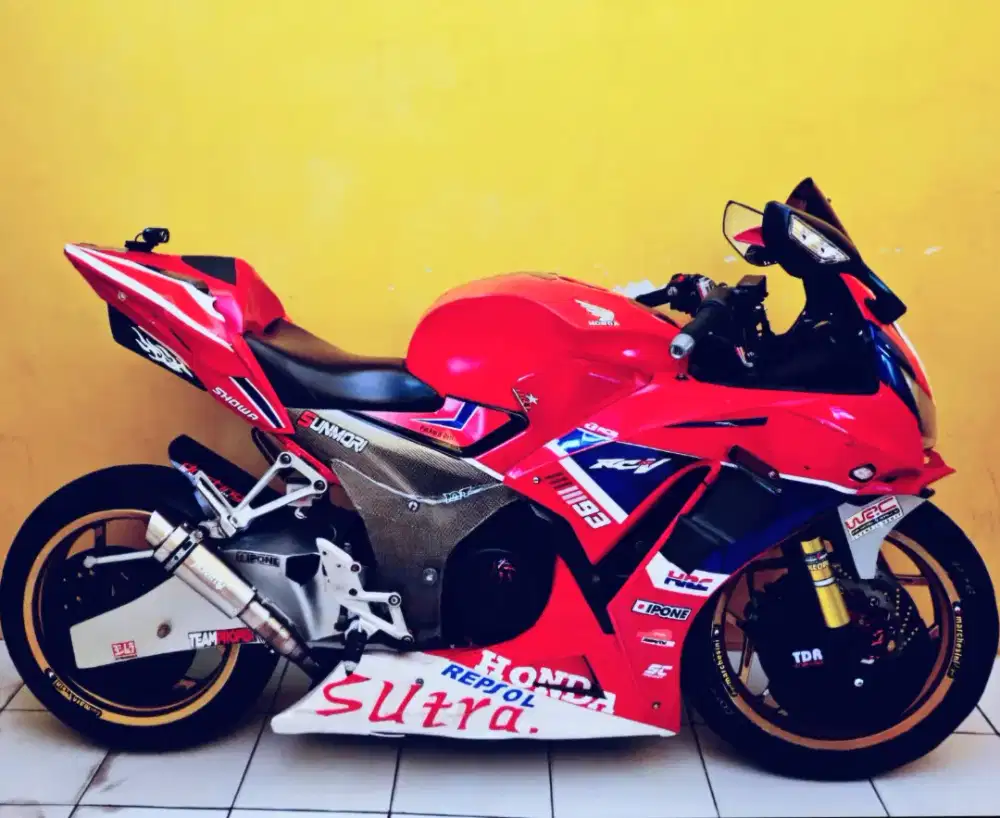 CBR 150 modif moge look. Murah aja