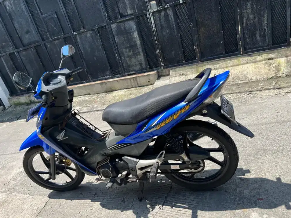 Honda revo tahun 2007 biru mulus ori tangan pertama pajak hidup baru
