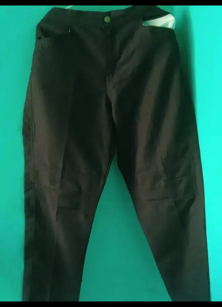 Celana Bahan Hitam