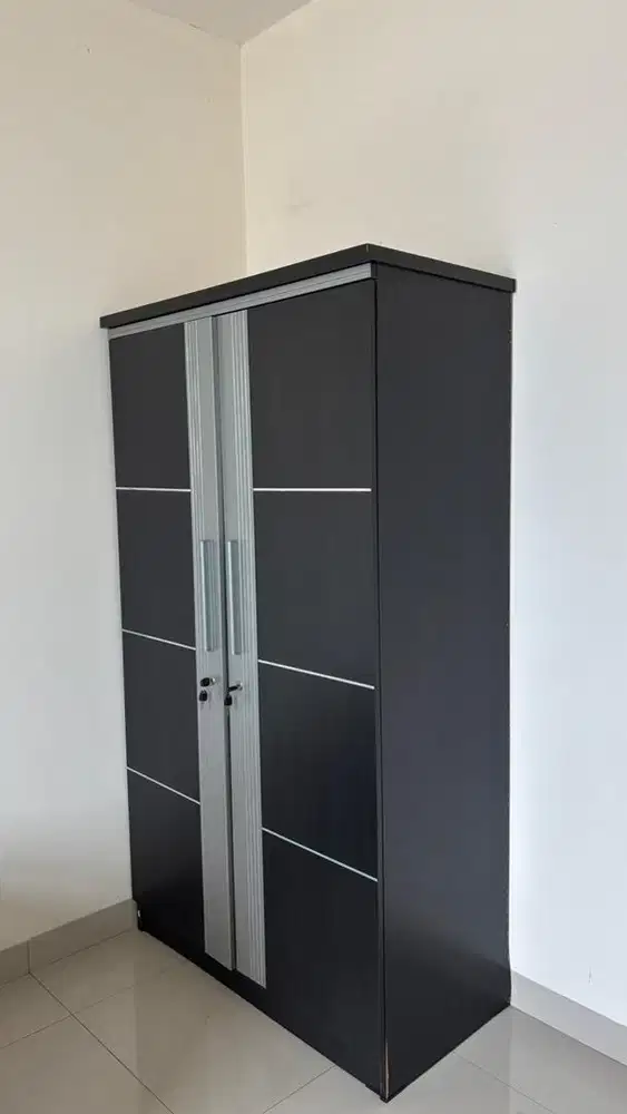 Lemari Pakaian 2 Pintu