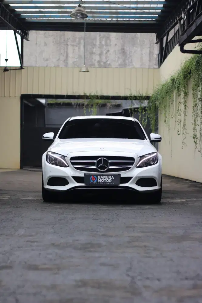 MERCEDES BENZ C200 AVANTGARDE 2016