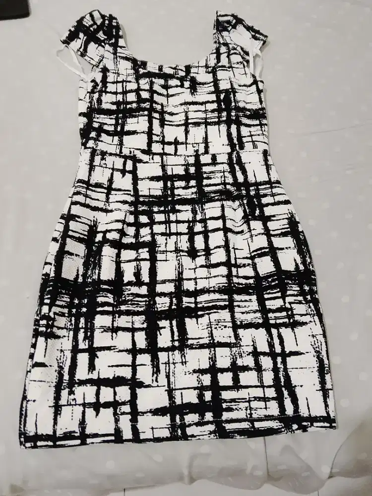 Dress pesta bahan tebal