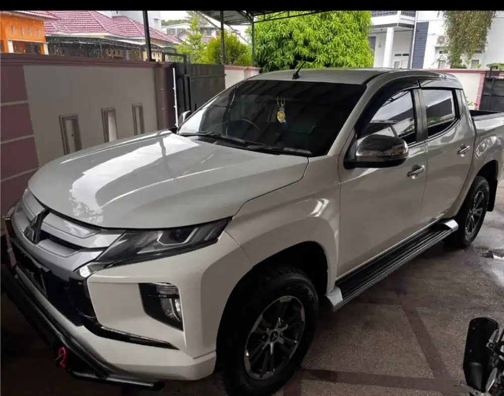 Di jual mobil Triton tipe tertinggi exeed siap pakai
