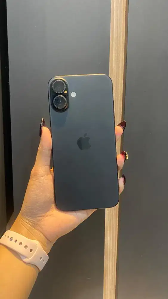sec resmi ip 16 plus 128gb black
