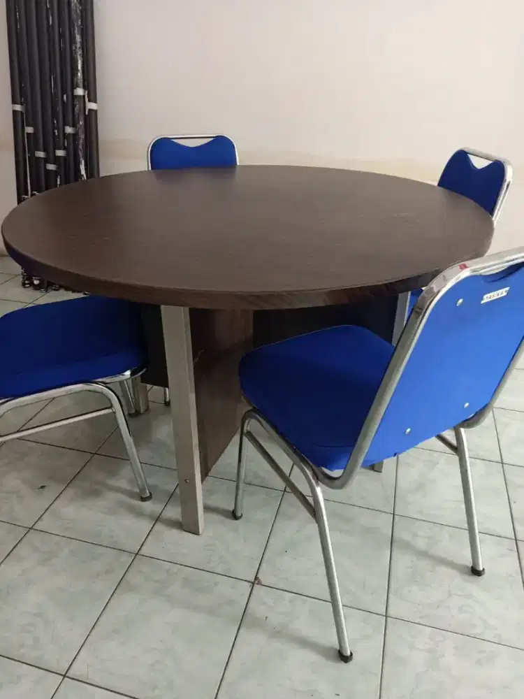 Dijual Meja Meeting Kayu Bulat