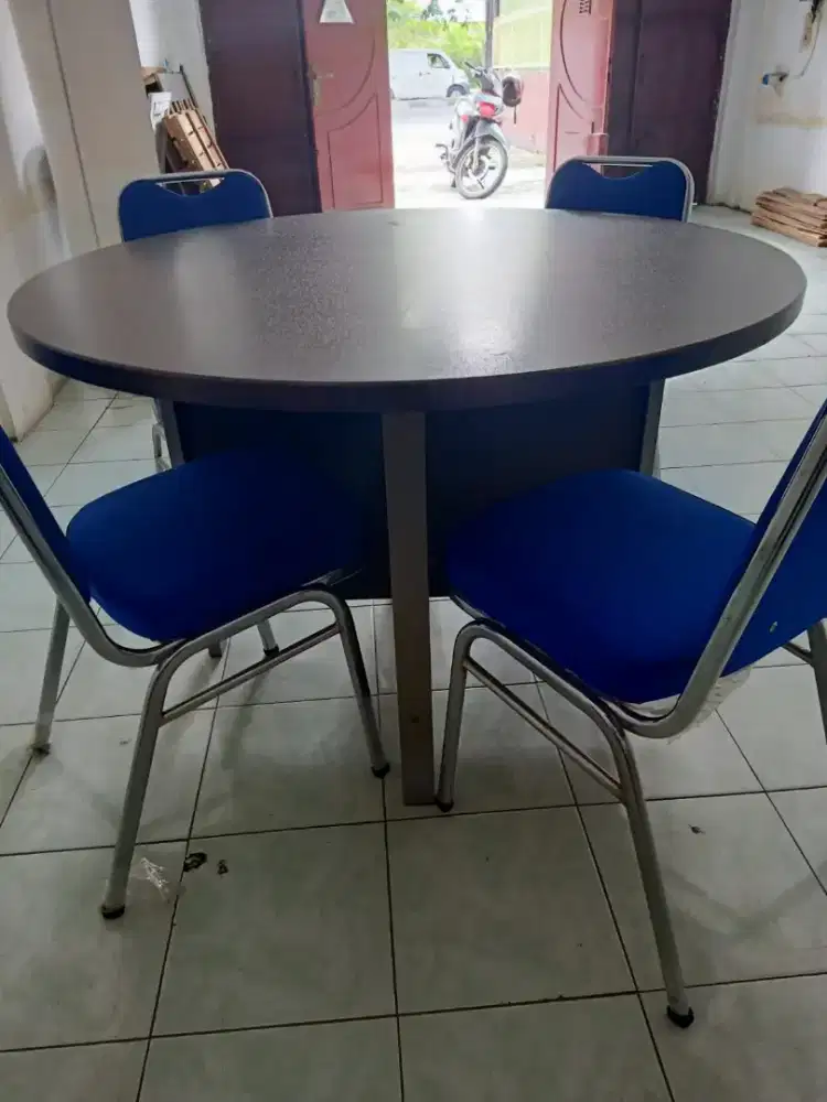 Dijual meja kayu bulat
