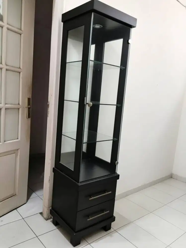 (Bisa Nego) Lemari Pajangan Kaca Hitam / Black Glass Display Cabinet
