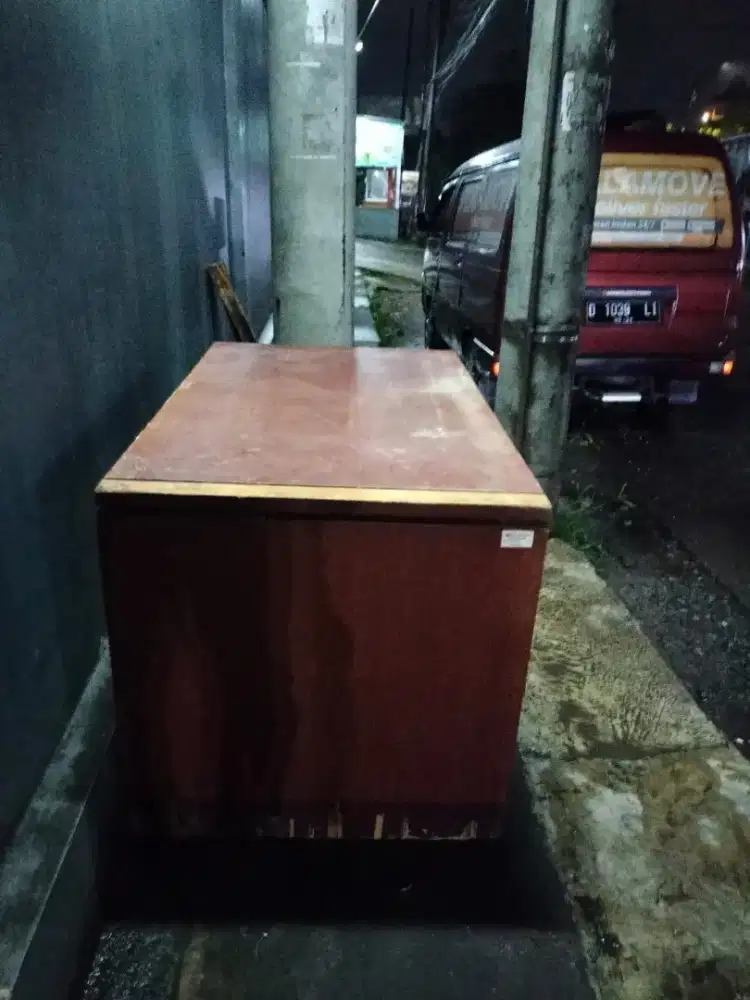 Meja kantor seken bahan masih kuat
