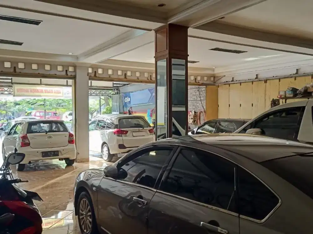 Rumah Besar + Showroom Mobil Di Jalan Utama Kiaracondong Bandung
