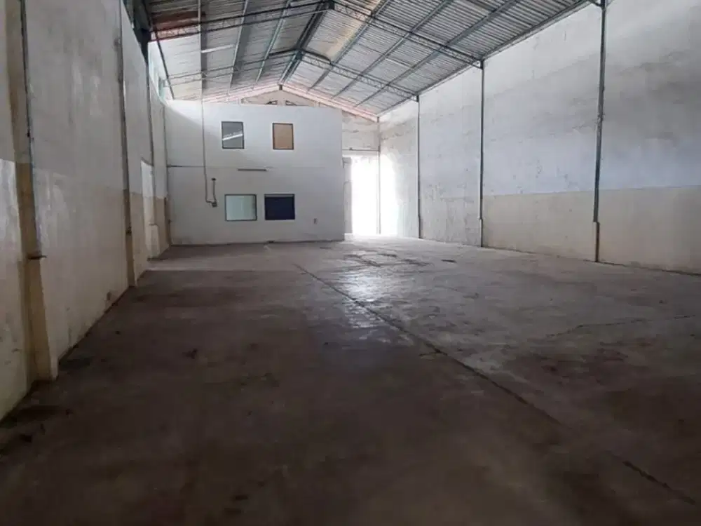 Disewakan Gudang siap pakai di kawasan pergudangan Kamal indah
