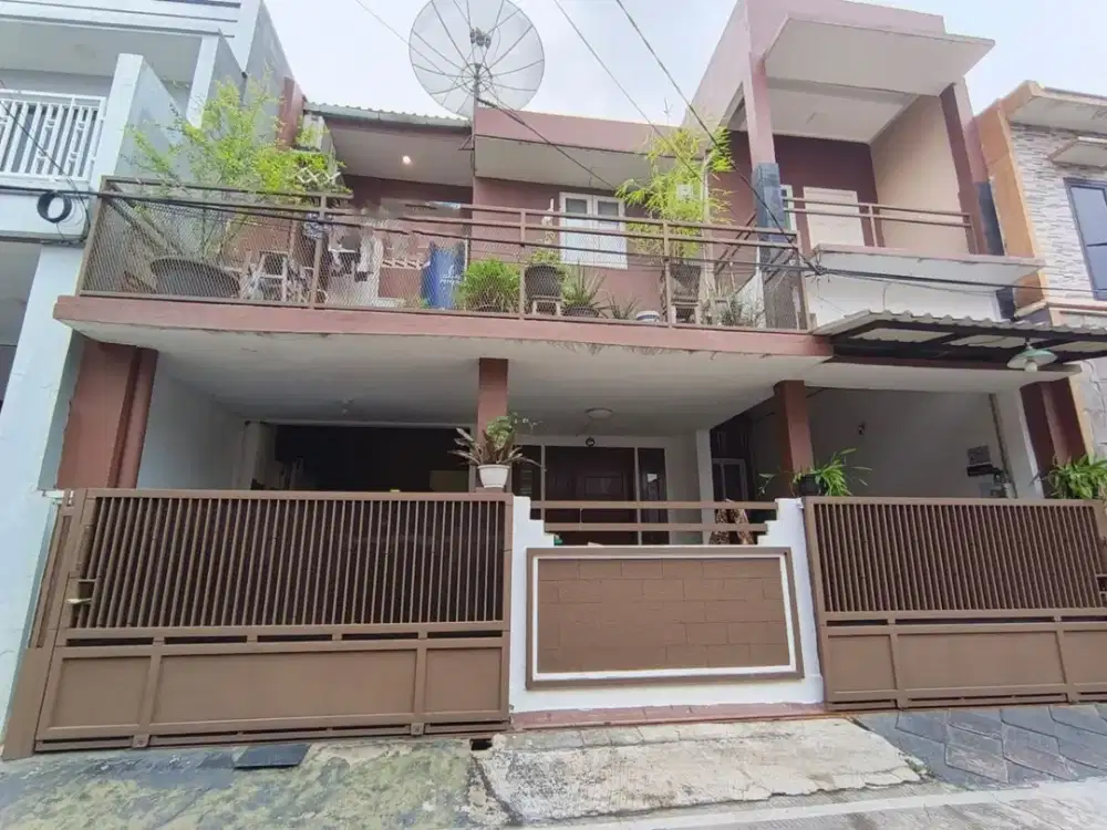 Rumah Dekat Toll Becakayu, Mall, Sekolahan di Galaxy