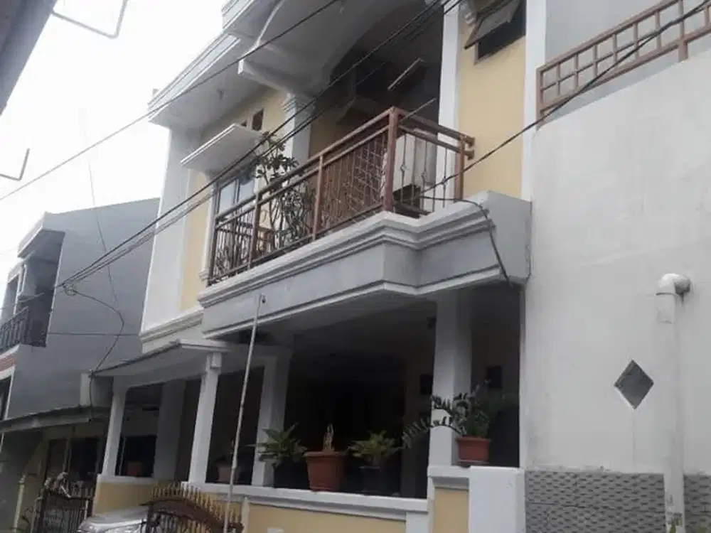 Rumah Bagus 2 Lantai di Perumahan Irigasi, Bekasi Jaya, Bekasi Timur
