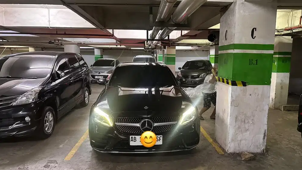 Mercedes-Benz C300 2019 Bensin