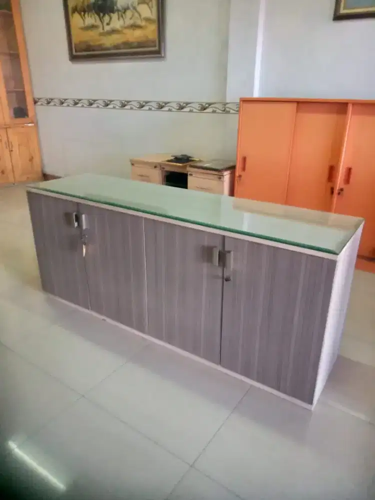 Dijual lemari TV & Lemari buku