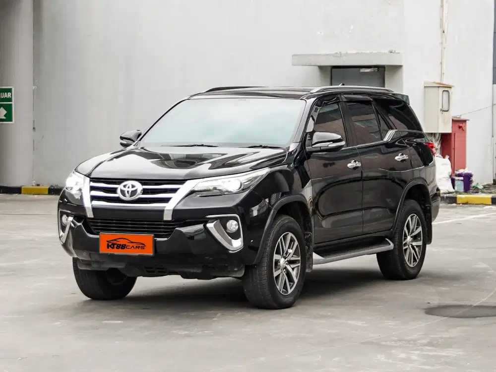 Toyota Fortuner 2.4 VRZ Metik 2017 hitam ganjil