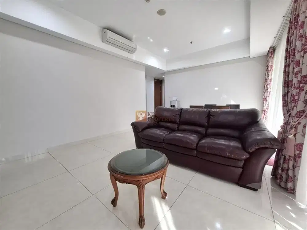 Disewa Town House 3BR Modern Minimalist Natural Lighting Dekat Mall Taman Anggrek