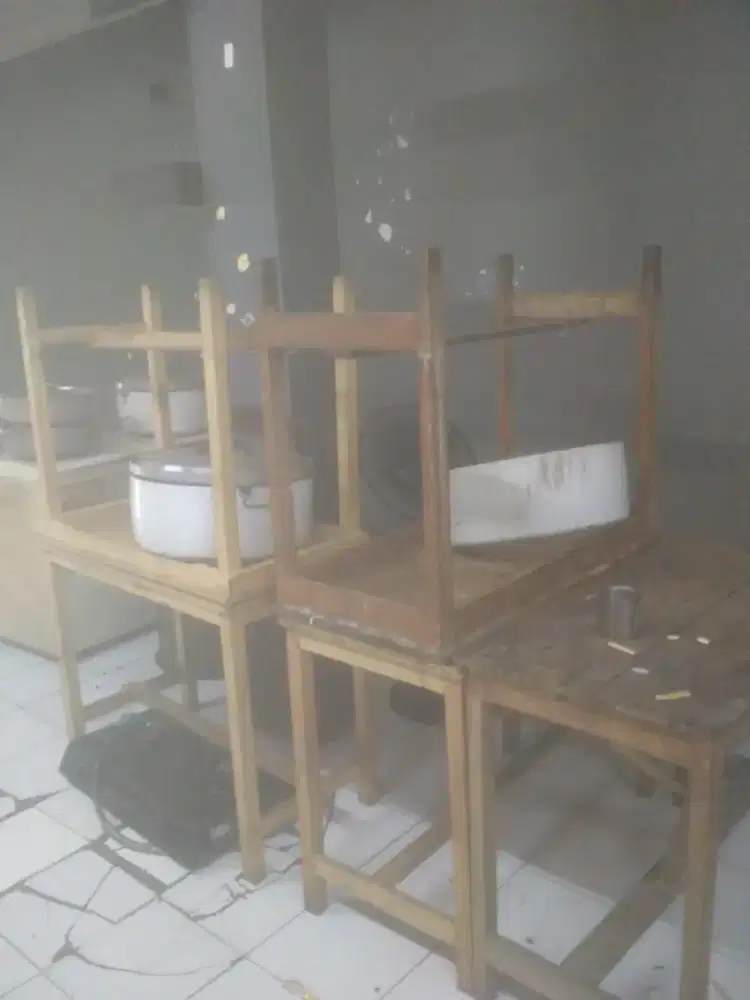 meja kayu bekas kantin