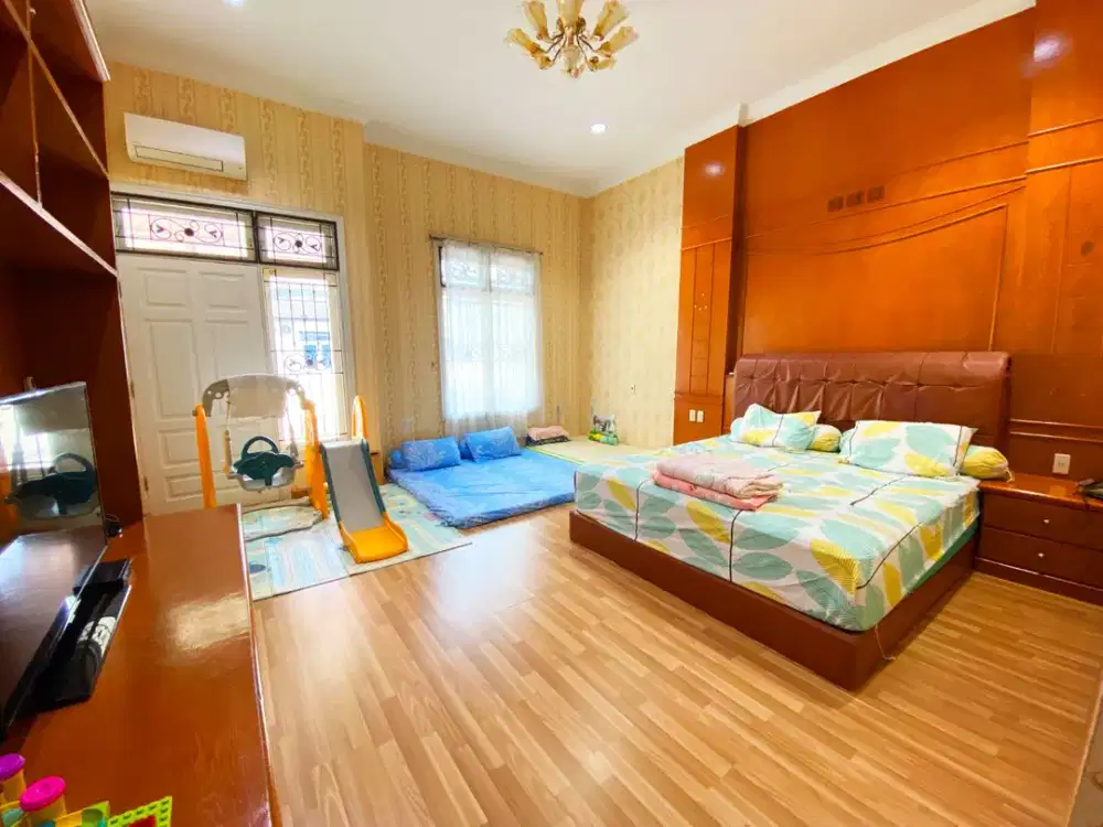 JUAL RUMAH CANTIK SIAP HUNI DALAM KOMPLEK CEMARA HIJAU DAERAH CEMARA